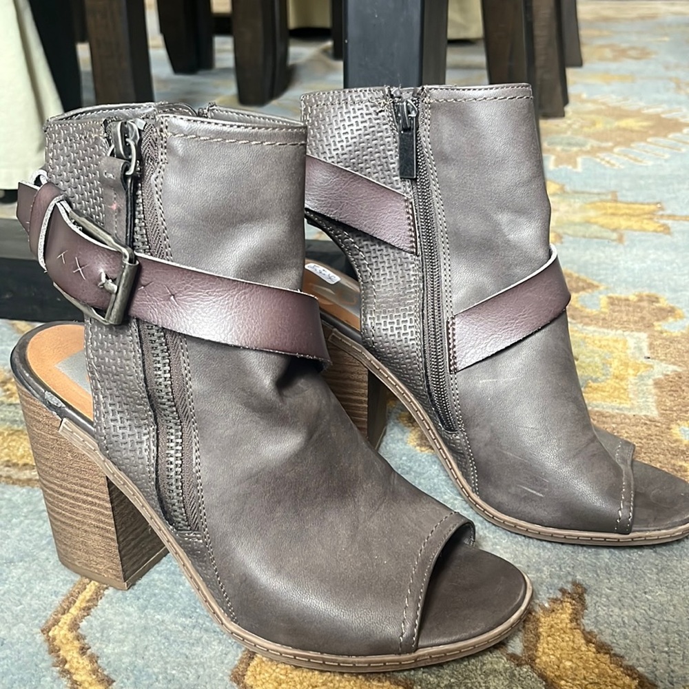 DV Target Zip Up Toe Out Boots